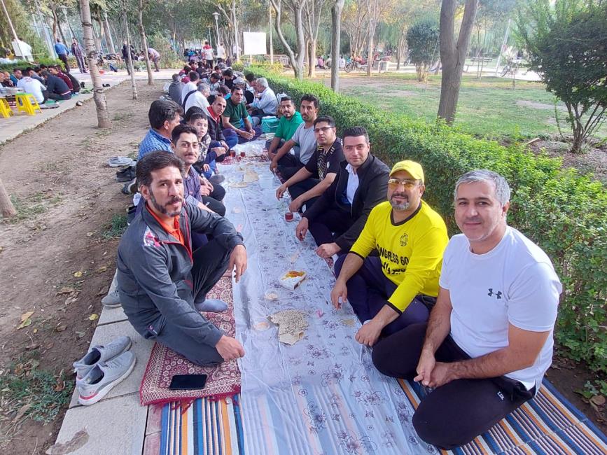 گزارش تصویری از لژیون های صبحانه مسافران در پارک شهدای شهرداری اصفهان 