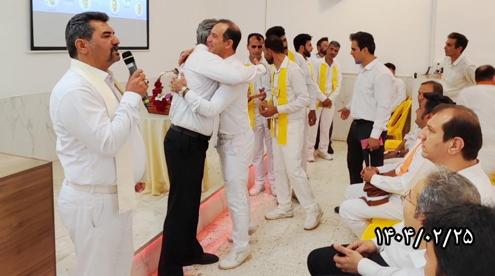 دیده‌بانان در کنگره نقش یک وزیر را دارند