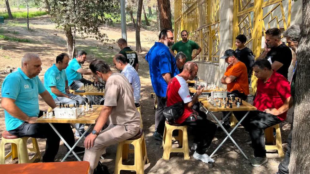 گزارش تصویری از فعالیت های ورزشی مسافران و همسفران آقا در پارک طالقانی تهران