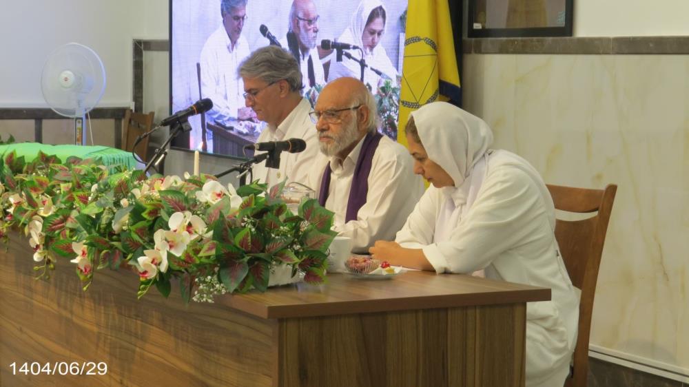 دومین مرحله اهدای شال راهنمای تازه‌واردین در سال 1404