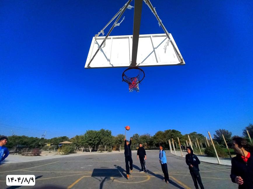 فعالیت های آموزشی و ورزشی مسافران پارک عطر یاس 