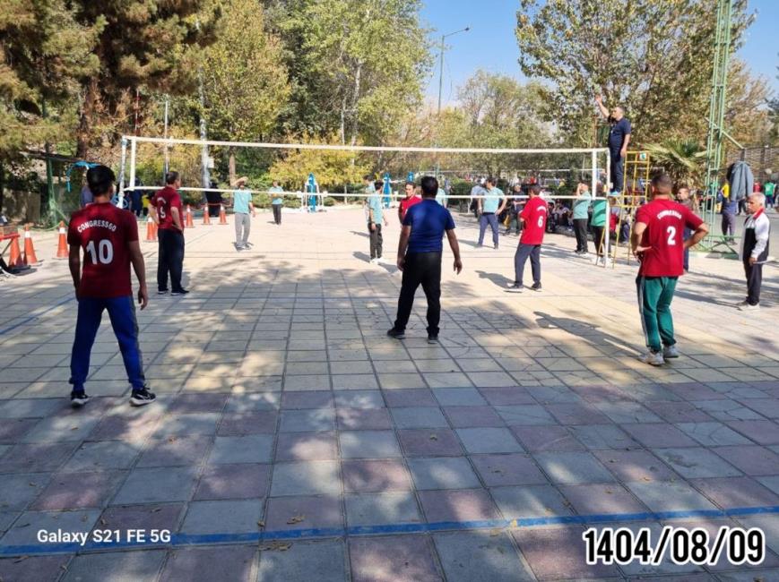 فعالیت های ورزشی مسافران و همسفران آقا در هفته اول هفدهمین دوره جام عقاب طلایی در پارک طالقانی 