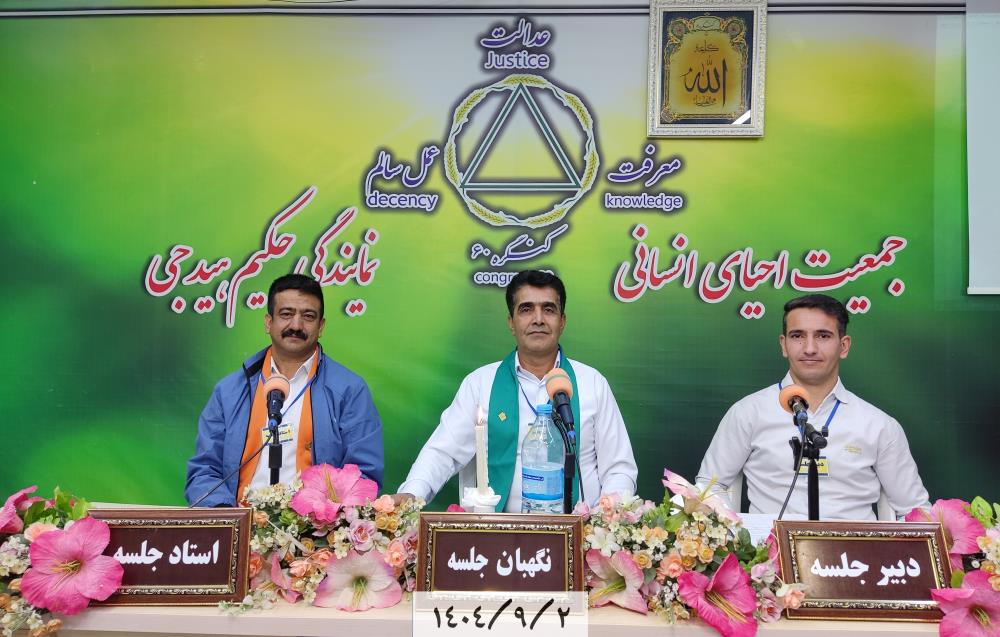 معرکه‌گیری از نادانی و جهالت می‌آید