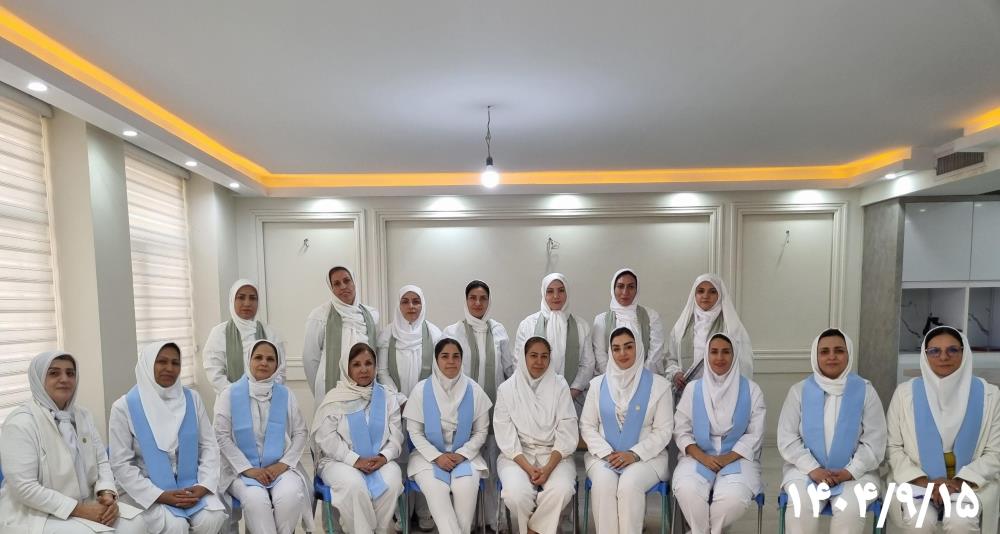 اهدای شال ایجنت‌های جدید گروه خانواده