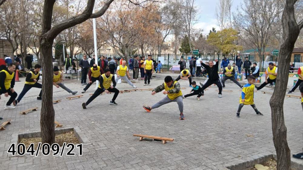 فعالیتهای ورزشی مسافران و همسفران نمایندگی های مشهد پارک نیلوفر آبی 