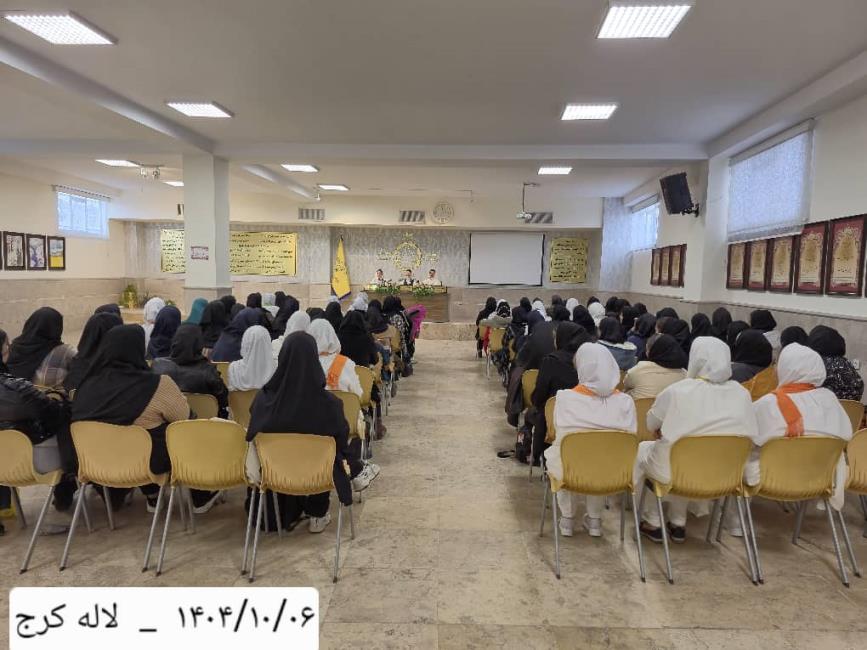 از مسافران می خواهم اگر اعضای خانواده‌تان کسی را دارید که می‌تواند به کنگره بیاید و همسفرتان شود، حتماً با خود همراه کنید.(نمایندگی لاله کرج)